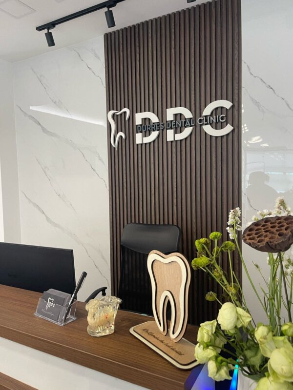 Logo dhe gërma me forex