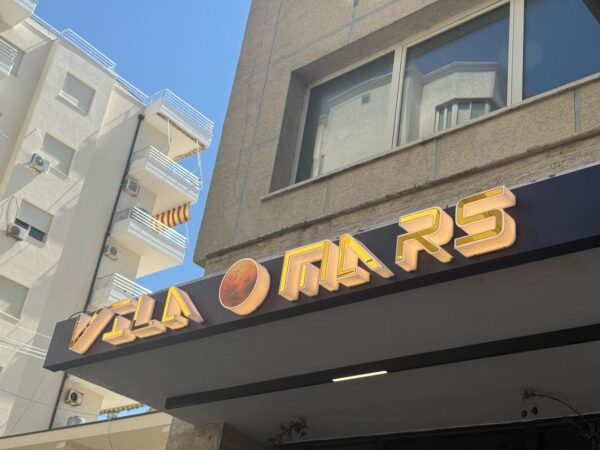 Bazë etalbond me germa 3-D plex
