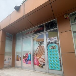 Veshje xhamash me adeziv mat