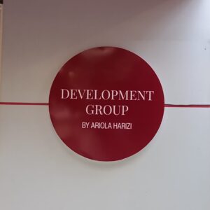 Plex me adeziv me ndriçim